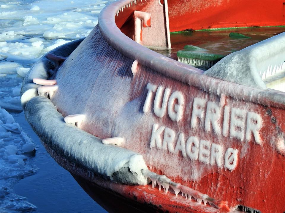 tug-frier-isbryting-oslofjorden